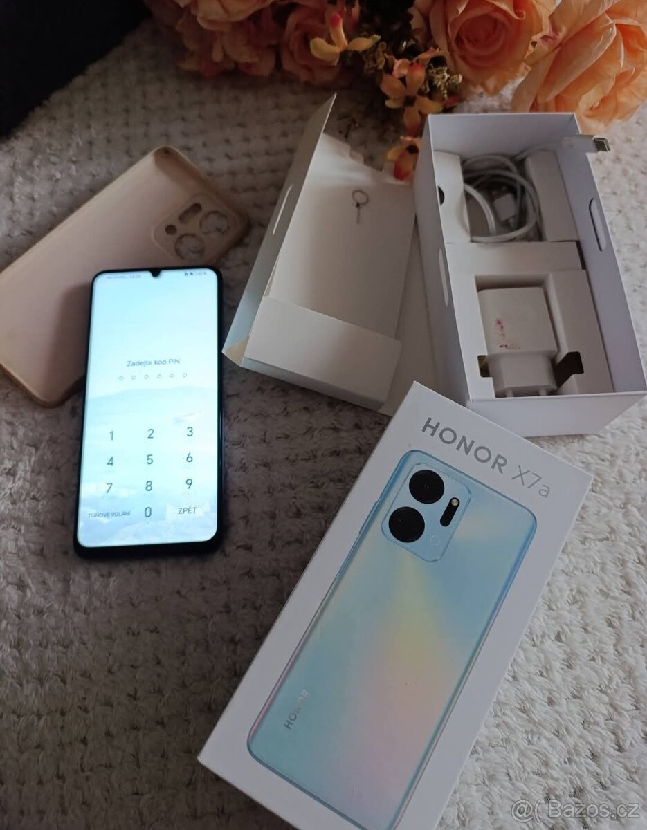 Mobilní telefon Honor X7 a