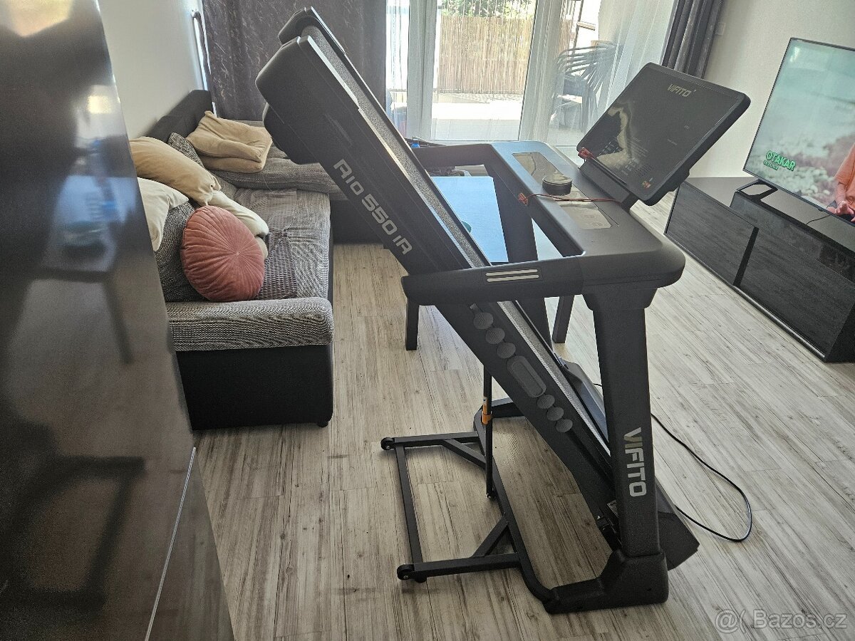 Běžecký pás VIFITO RIO 550 IR