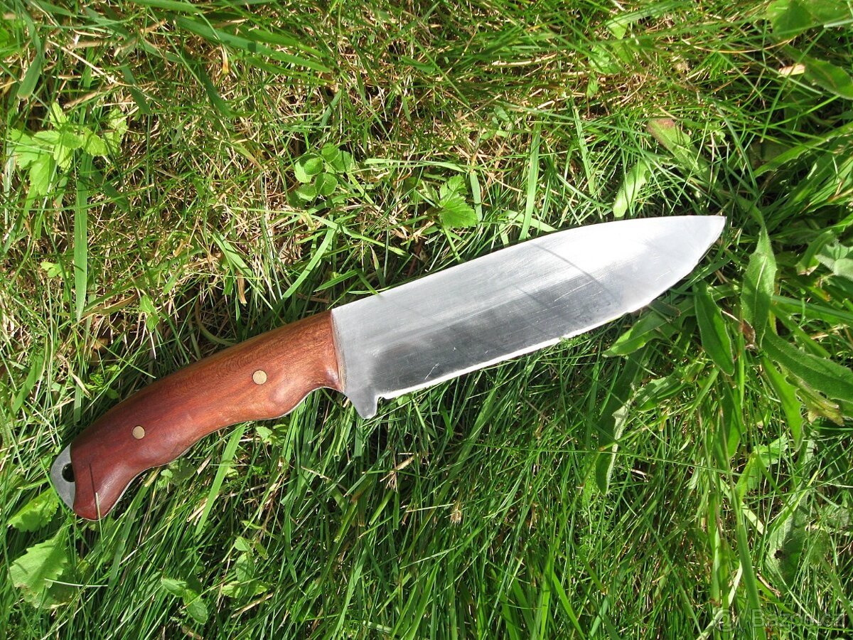 Ručně vyráběný bushcraft nůž – Full Tang | N690 | Švestka