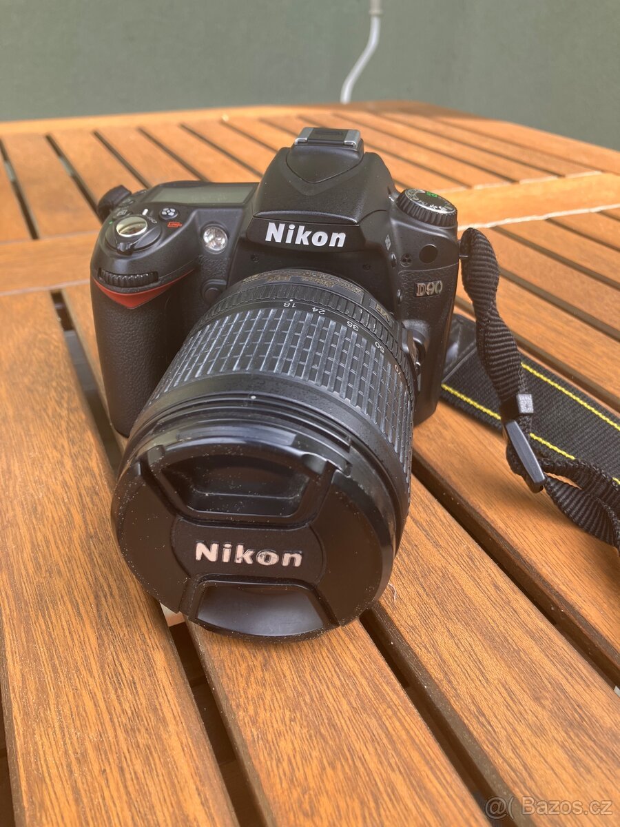 Nikon D90 – Stav NOVÉHO kusu (pouze 9000 snímků) + přísluš.