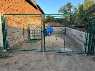 Brána