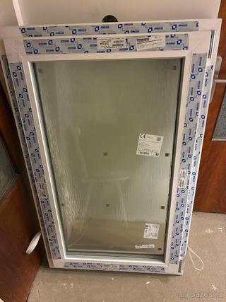 Okno: pravé+ventilace , rozměry :130x80, dekor: bílá, kování