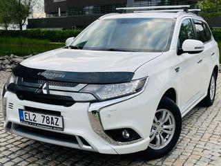 Mitsubishi Outlander 2.4i+HYBRID SERVISKA TAŽNÉ 4x4