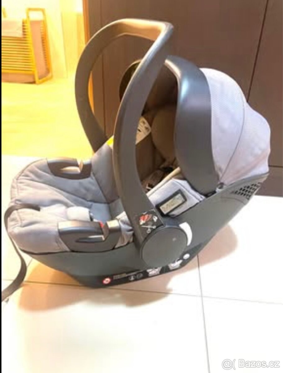 Autosedačka MOON + ISOFIX základna – výborný stav