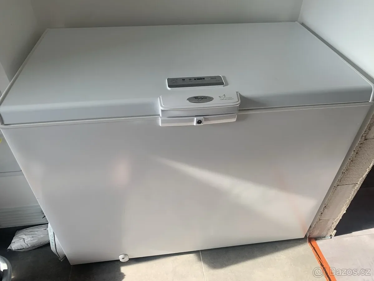 Pultový mrazák Whirlpool