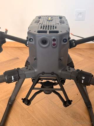 DJI Matrice 350 RTK + DJI RC Plus