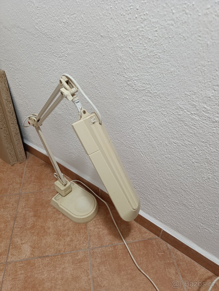 Stolní lampa