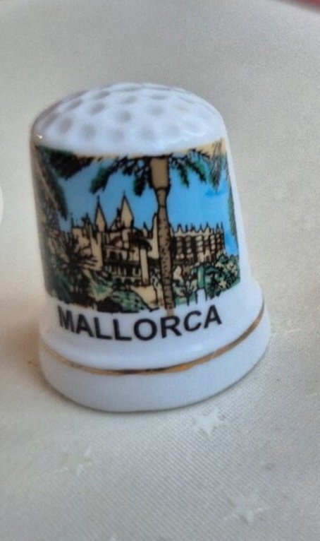 Porcelánový náprstek