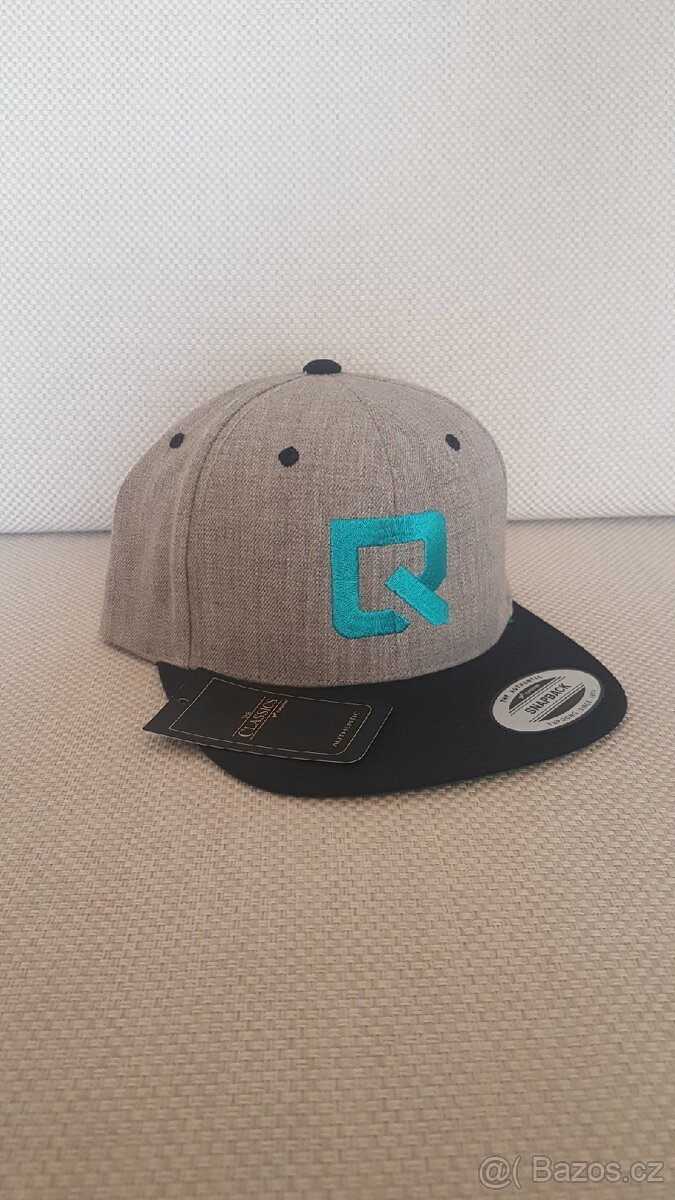 Snapback, kšiltovka qayron