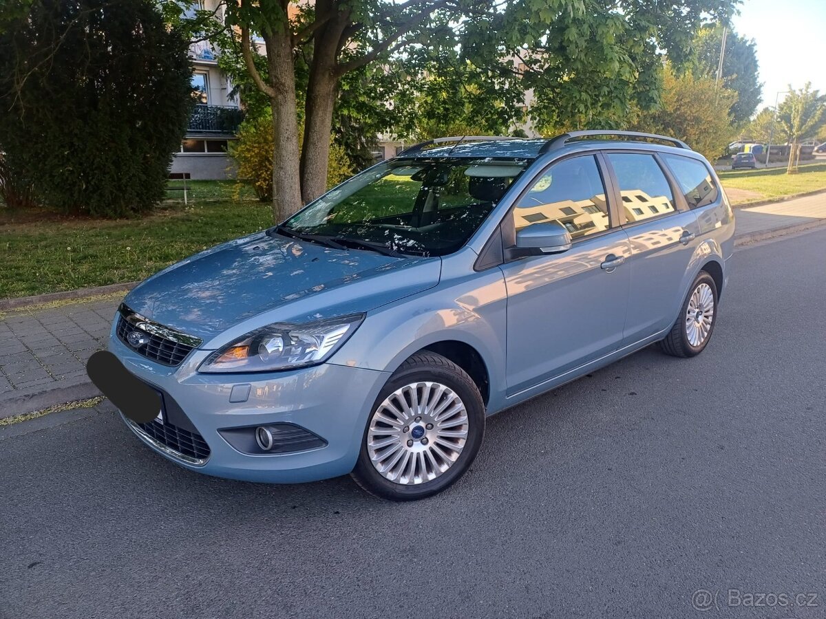 Benzínový Ford Focus 1.8 16V Xenony