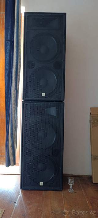 Reproboxy TBox 215, zesilovač Pyle