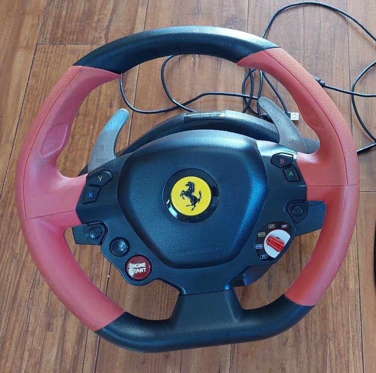 Volant pro Xbox Thrustmaster Ferrari 458 Spider