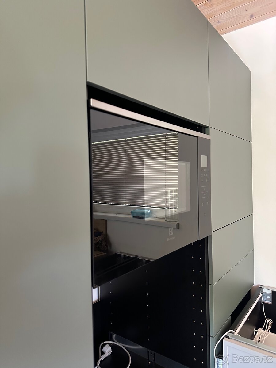 Vestavná mikrovlnka Electrolux