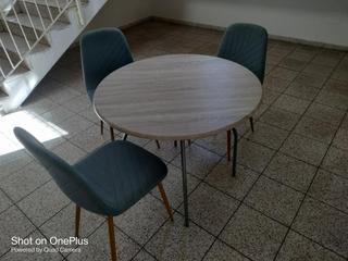 Jídelní set JYSK (kulatý stůl + 3 čalouněné židle Jonstrup)
