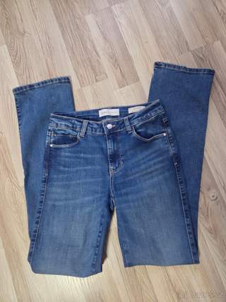 Guess Mid Rise sexy straight vel. 28