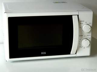 Mikrovlnka ECG - 700W