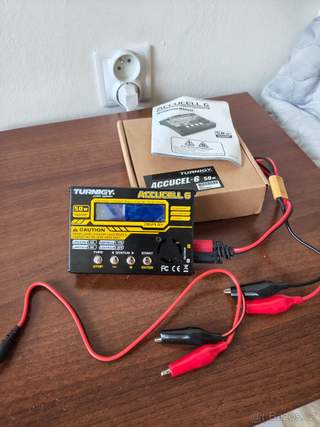 Turnigy Accucel 6 – nabíječka s balancerem + AC adaptér