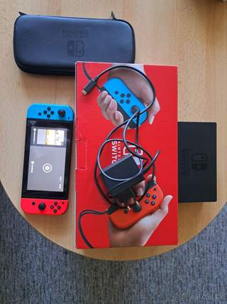 Nintendo Switch (v1,ne OLED)