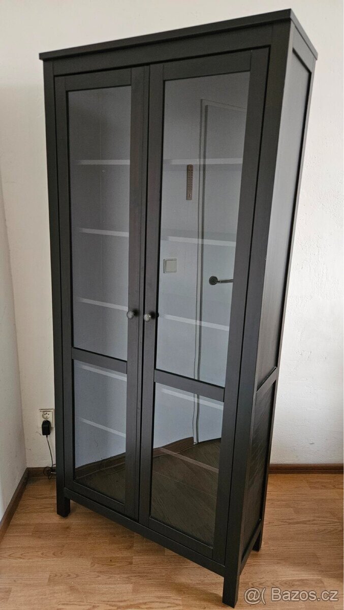Vitrína HEMNES Ikea, 197cm vysoká prosklená
