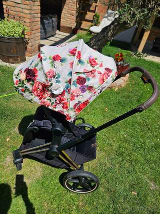 Cybex Spring Blossom Light Priam a Cloud T i-size