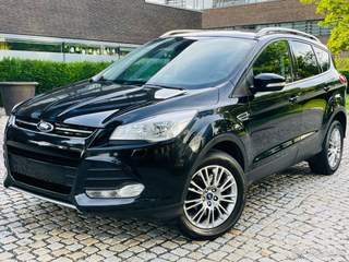 Ford Kuga 2.0TDCi 4x4 MANUÁL VÝHŘEV SENZORY TAŽNÉ SERVISKA