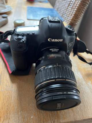 Canon 5D Mark III 101800 snímků nafoceno