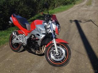 SUZUKI GSR 600
