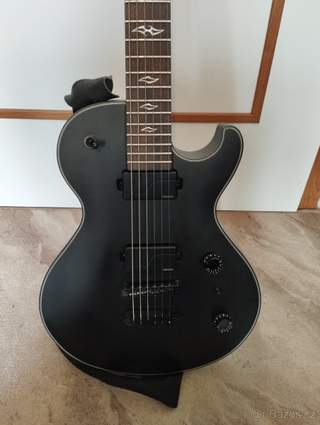 Kytaru DEAN černý Les Paul