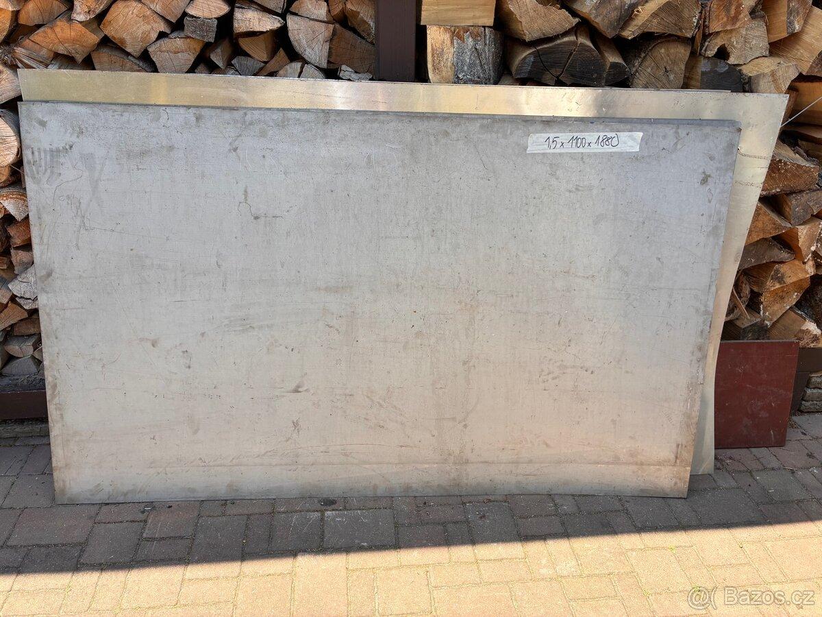 Nerezovy nemagneticky plech 1,5 mm 1100x1880