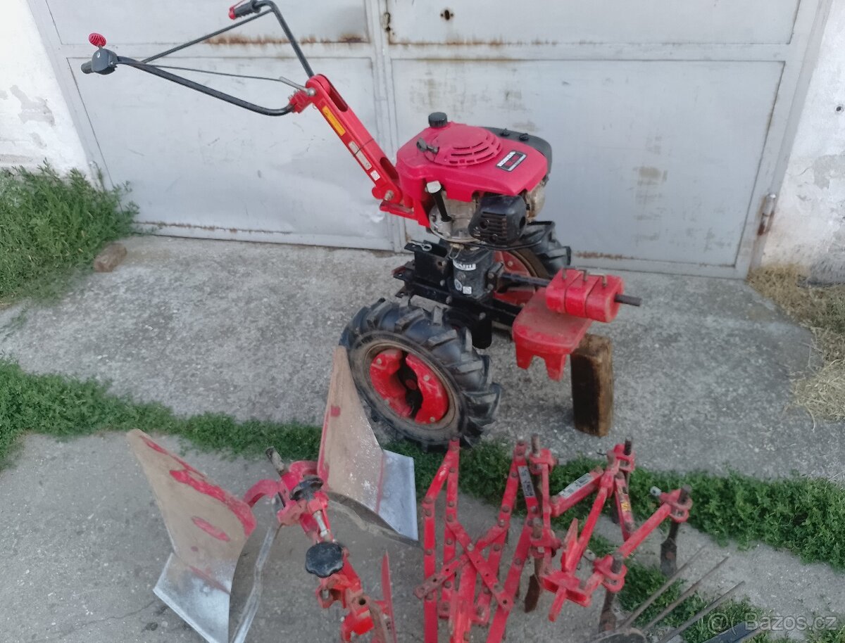 Vari malotraktor,DSK-317/S,Honda GXV-160, příslušenství