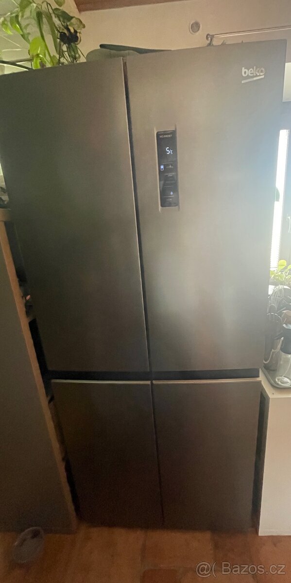 Beko GNO46623MXPN, energetická třída D, objem 466 l, No Fros