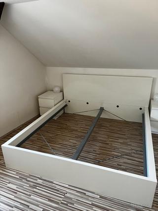 Manželská postel MALM včetně nočních stolků