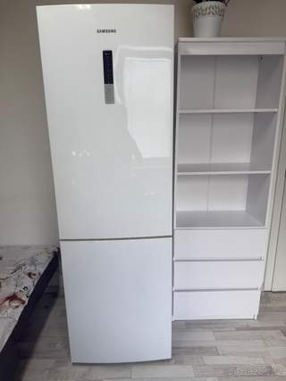 Prodám lednici Samsung No Frost v dobrém funkčním stavu