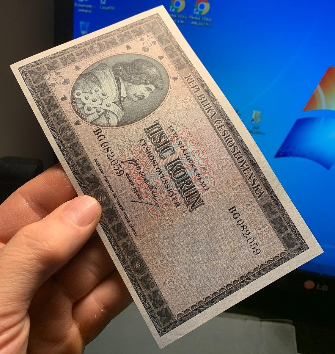 Staré bankovky 1000 kčs 1945 bezvadný stav