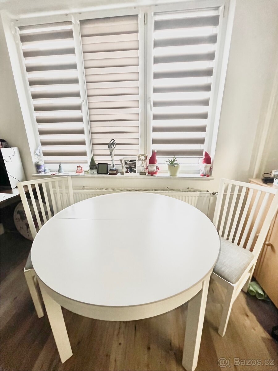 Jídelní stůl Ikea Hemnes