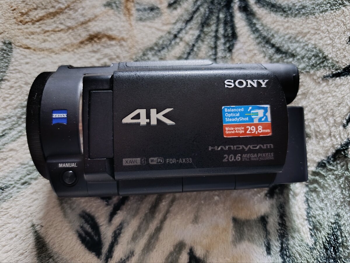 Videokamera Sony 4K FDR-AX33