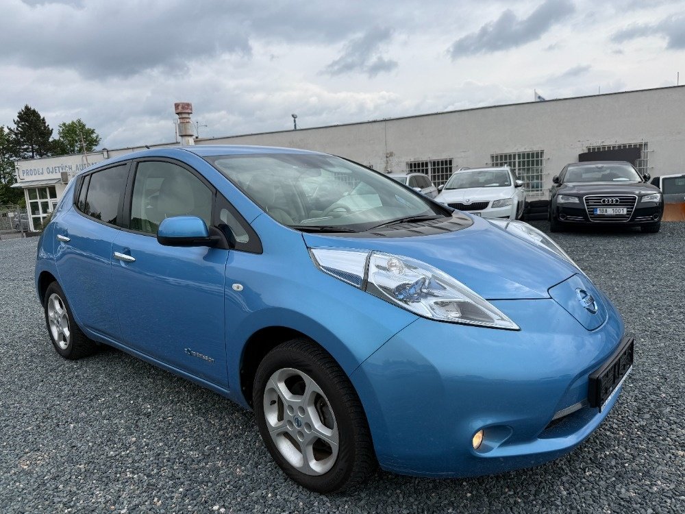 Nissan LEAF – 2011