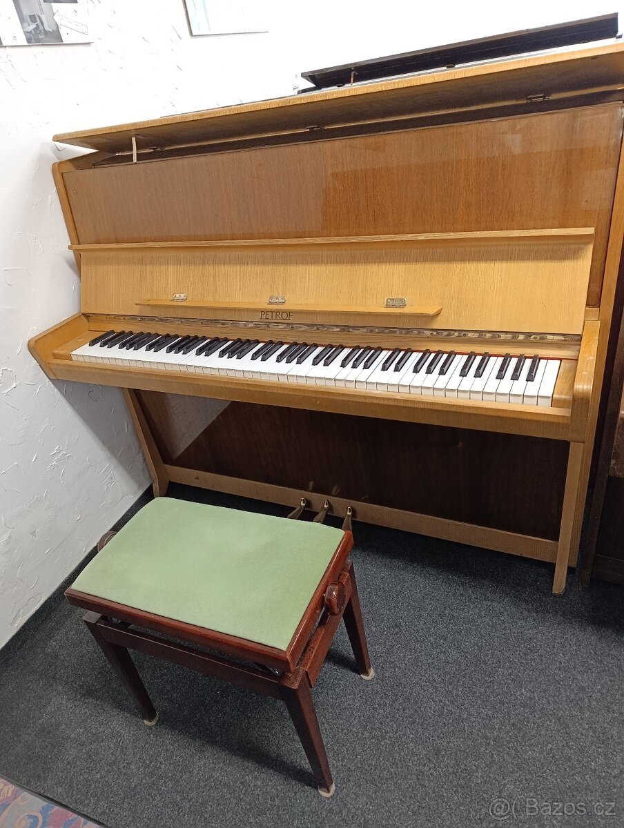 Klavír, piano, pianino Petrof k-114