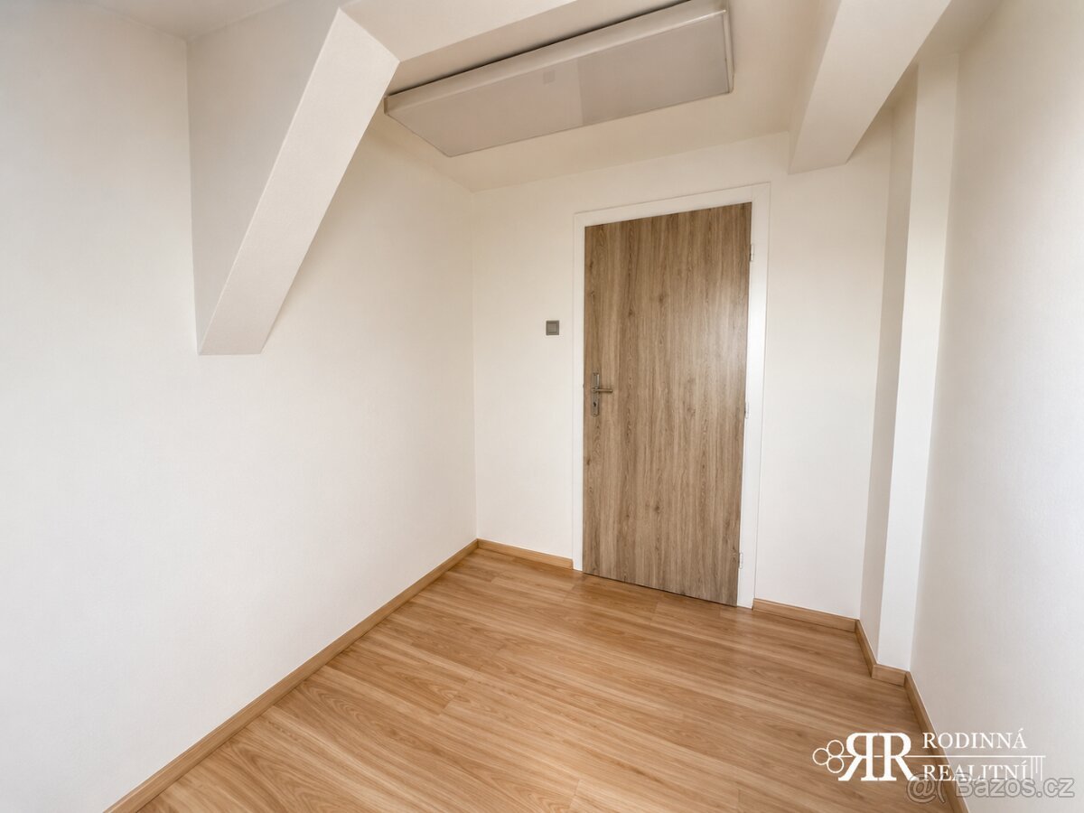 Pronájem kanceláře 8 m² Sokolovská, Praha - Karlín