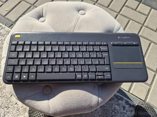 Bezdrátová klávesnice Logitech K400 Plus