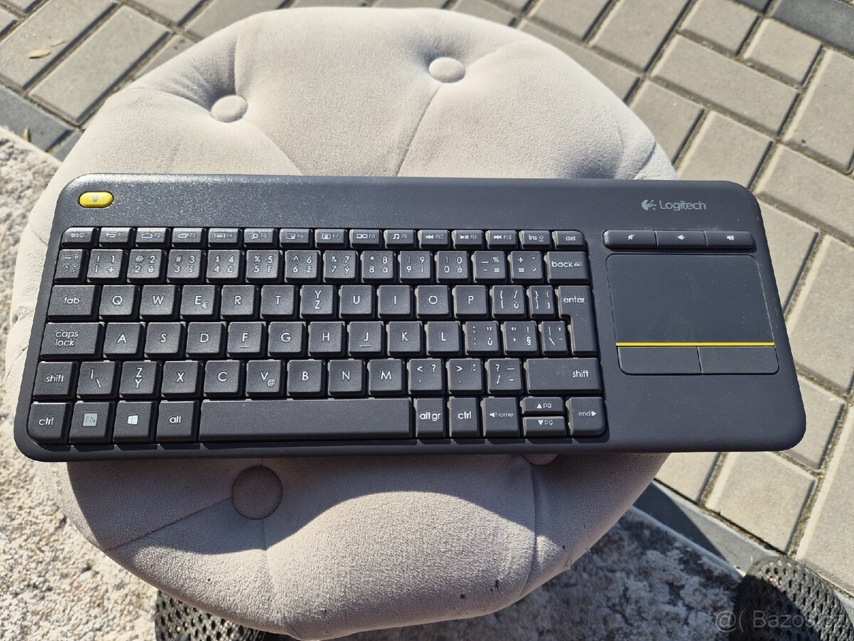 Bezdrátová klávesnice Logitech K400 Plus
