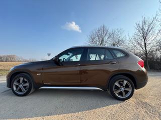 BMW X1 xDrive20d 4x4 (12/2011), hnědá metalíza, automat, naf