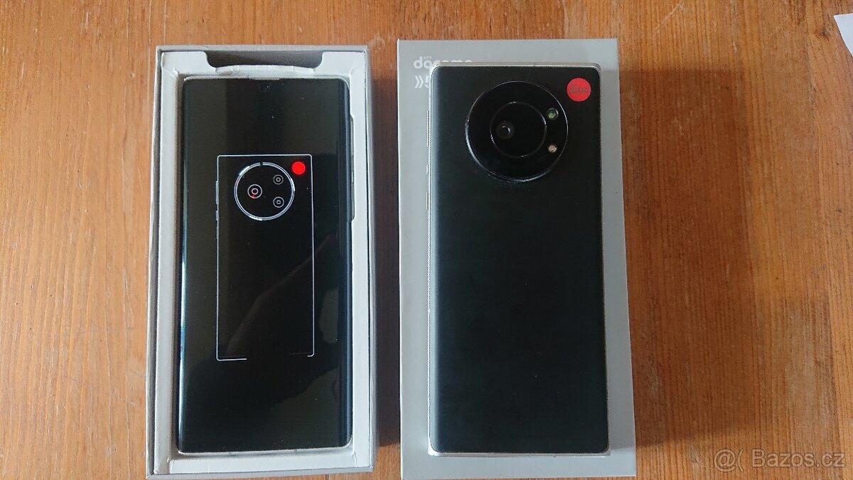 Leica Leitz phone + Sharp Aquos R6