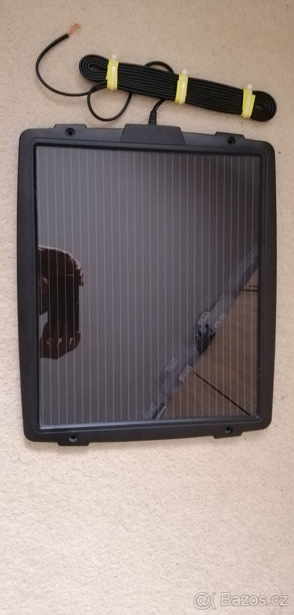 Cestovní solární panel