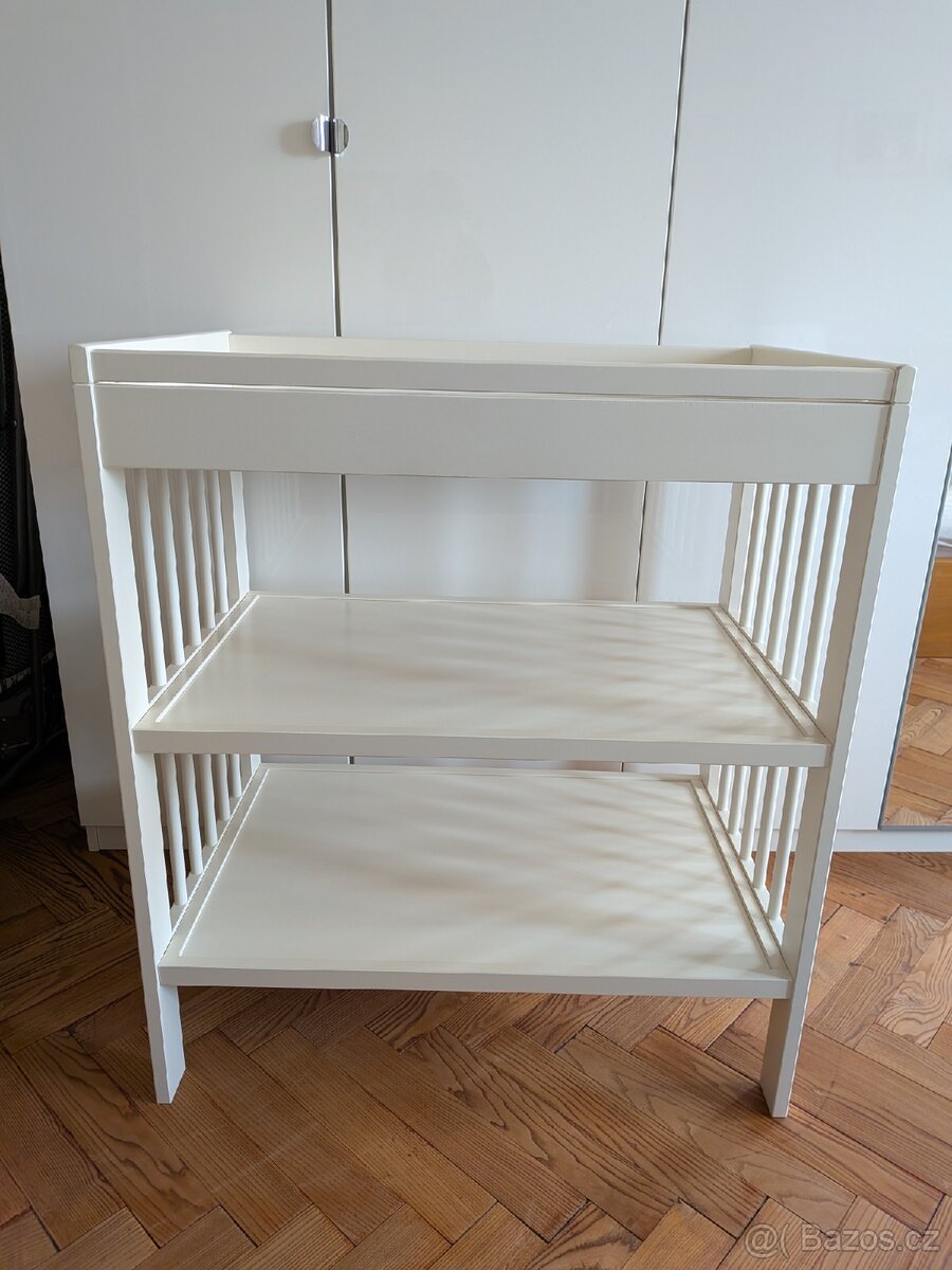 Přebalovací pult Ikea