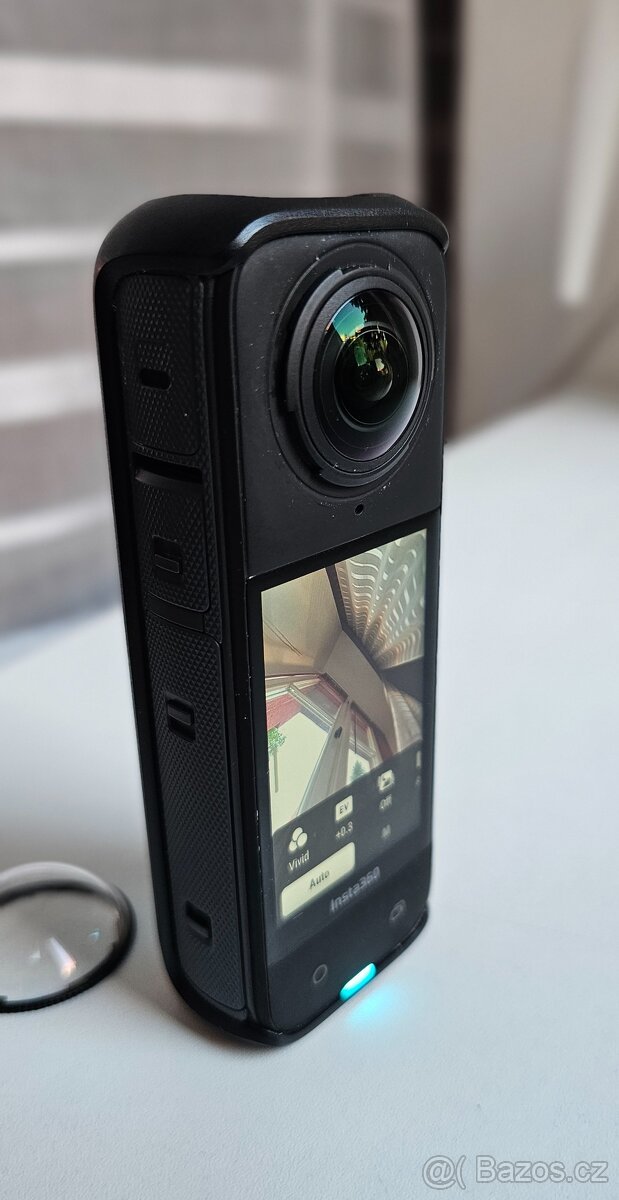 Insta360 x4