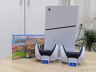 PlayStation 5 1 TB jako nový + 2 ovladače + 2 hry