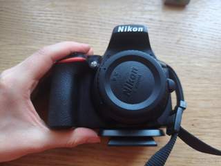 Prodám Nikon D5600 + 3 objektivy + příslušenství