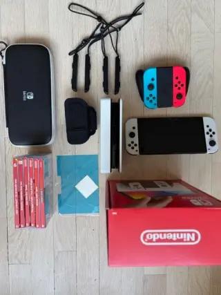 Nintendo Switch V2 + 4 hry
