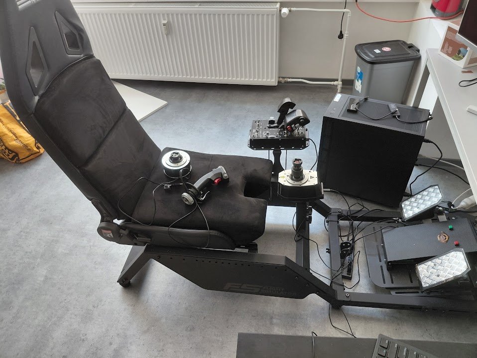 Kompletní letecký simulátor - plug and play